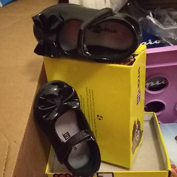 Baby girl shoes - Picture 2 of 2